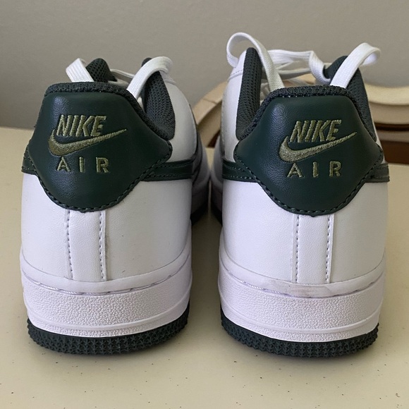 Nike Air White and Dark Green Air Forces - Picture 2 of 4